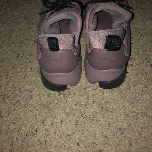 Purple tennis shoes - Picture 3 of 3